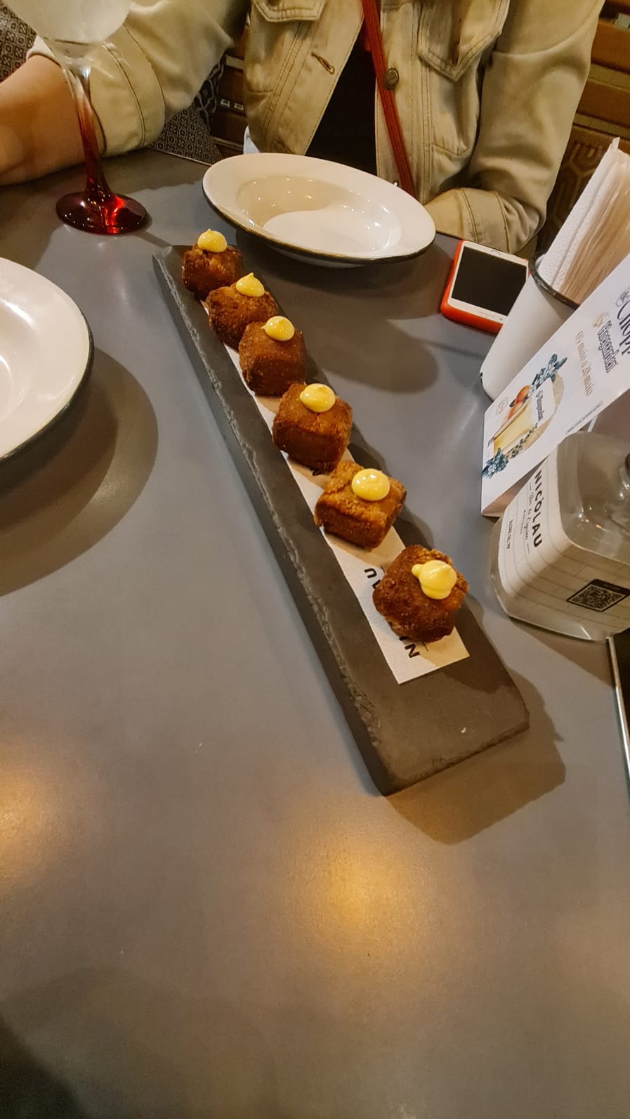 Nicolau Bar: a rabada que saiu do tacho e virou croquete