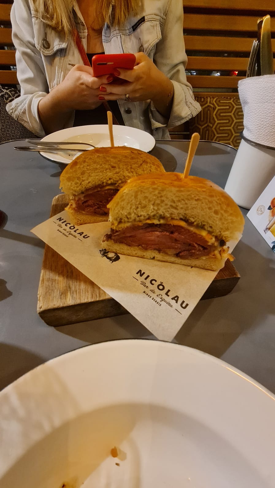 Nicolau Bar: a língua de boi que virou pastrami