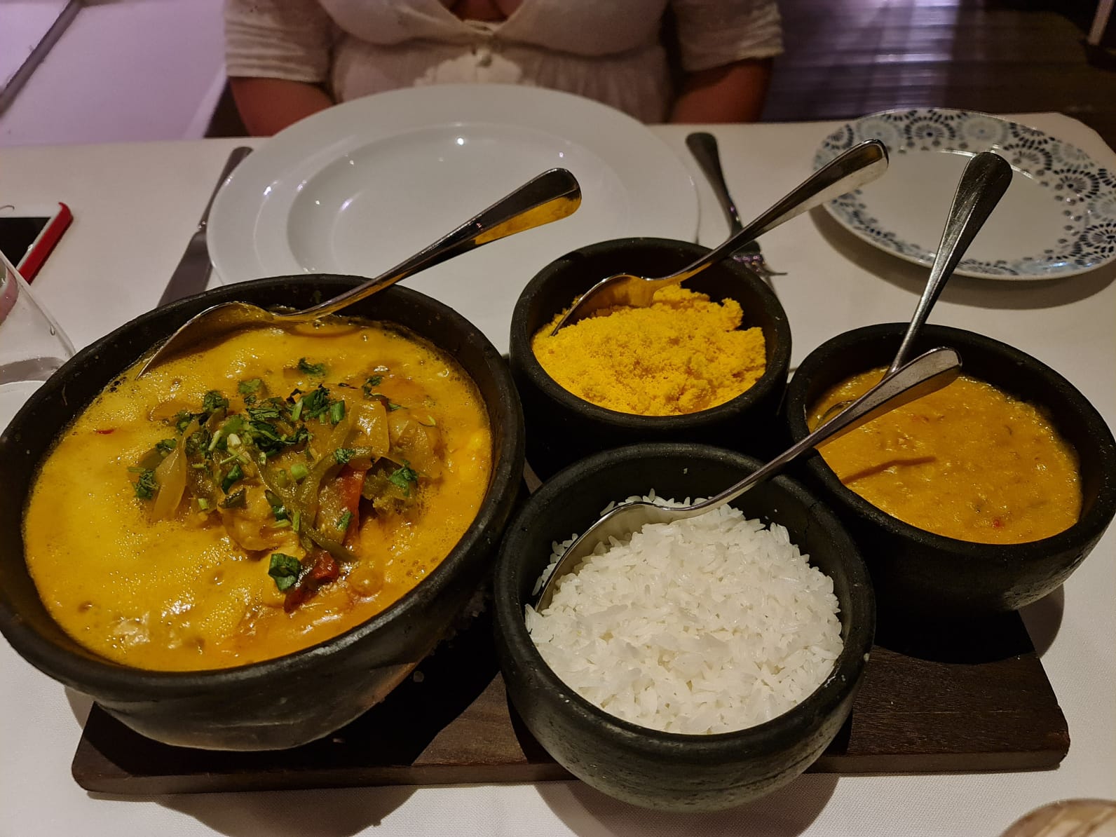 Restaurante Amado: cinco panelas e a moqueca de respeito